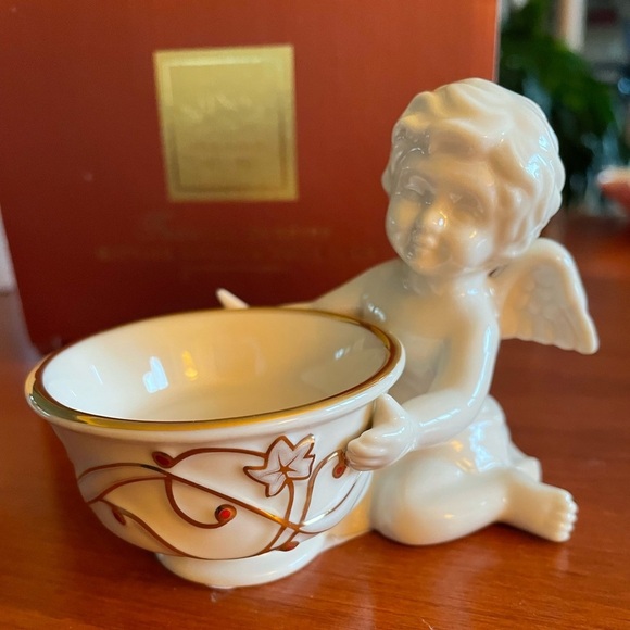 Lenox Other - NWT! Lenox China - For The Holidays Frosted Berries Sitting Cherub Tea Light